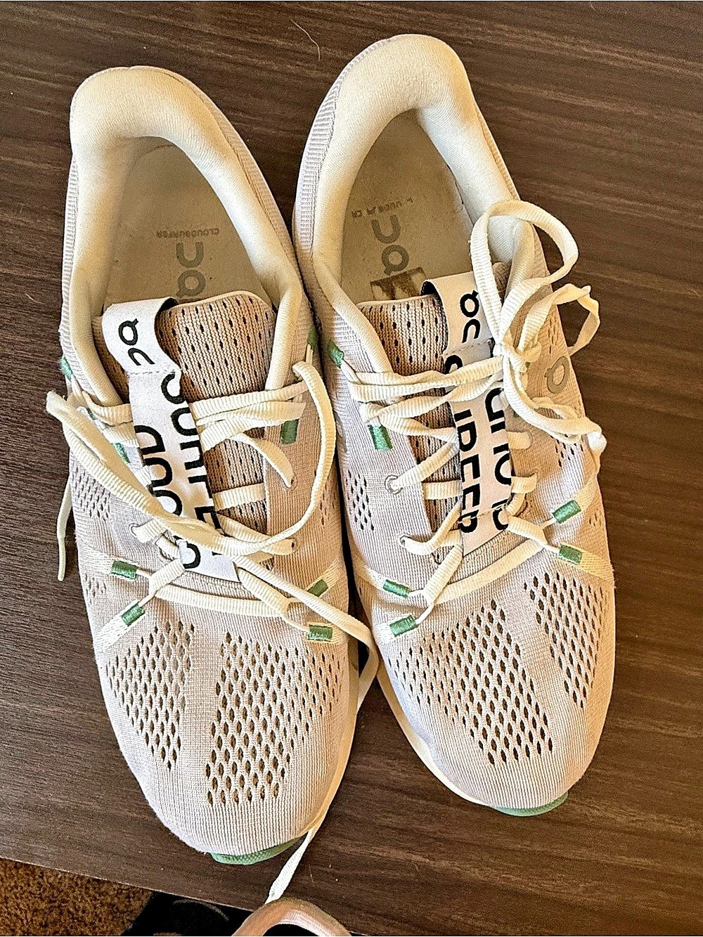 On Cloudsurfer Pearl/Ivory Athletic Shoes White & Green US 10.5